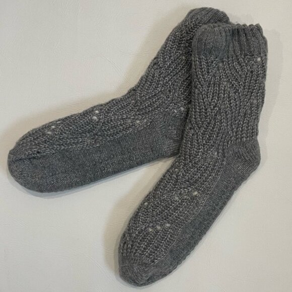 New George Grey Sherpa Lined Sweater Sock Slippers Size 6-10 bin 1V - Picture 1 of 3